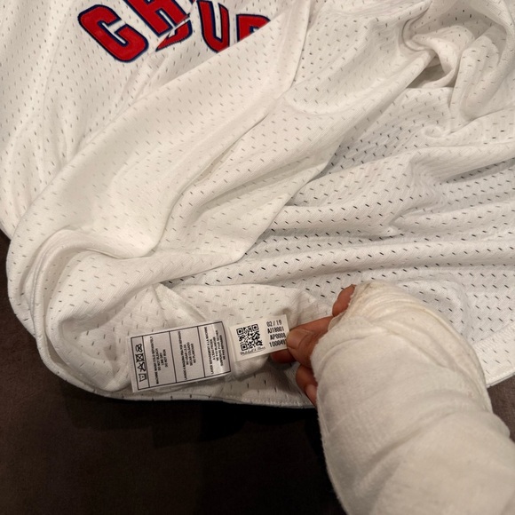 Mitchell & Ness White Chicago Cubs Jersey with Red and Blue Trim - Picture 7 of 10